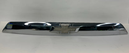 2010-2015 CHEVY EQUINOX LIFTGATE CENTER APPLIQUE MOLDING W/O CAMERA 20879489 OEM