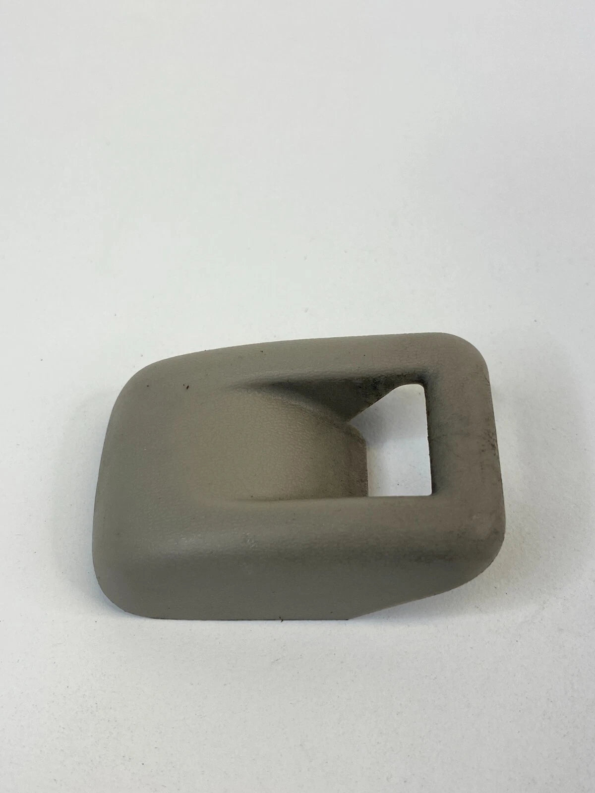1998 99 00 01 2002 TOYOTA COROLLA REAR SEAT CHILD ANCHOR CLIP COVER TRIM OEM