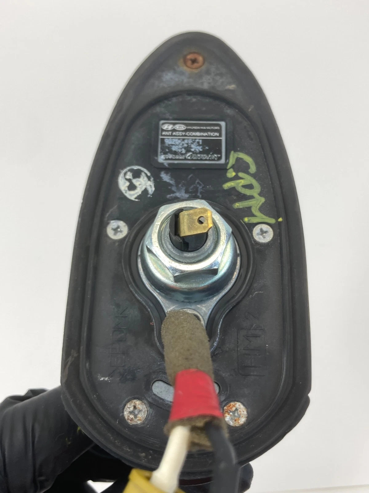 2009-2014 KIA SEDONA ROOF MOUNT RADIO AM FM ANTENNA BASE WITH MAST ASSEMBLY OEM