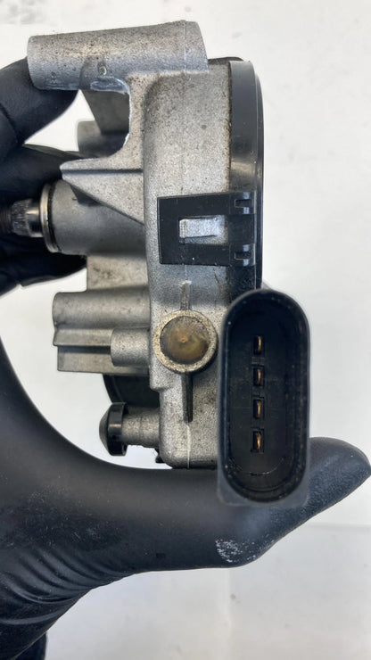 15 16 17 18 19 20 21 KIA SEDONA FRONT WINDSHIELD WIPER MOTOR OEM