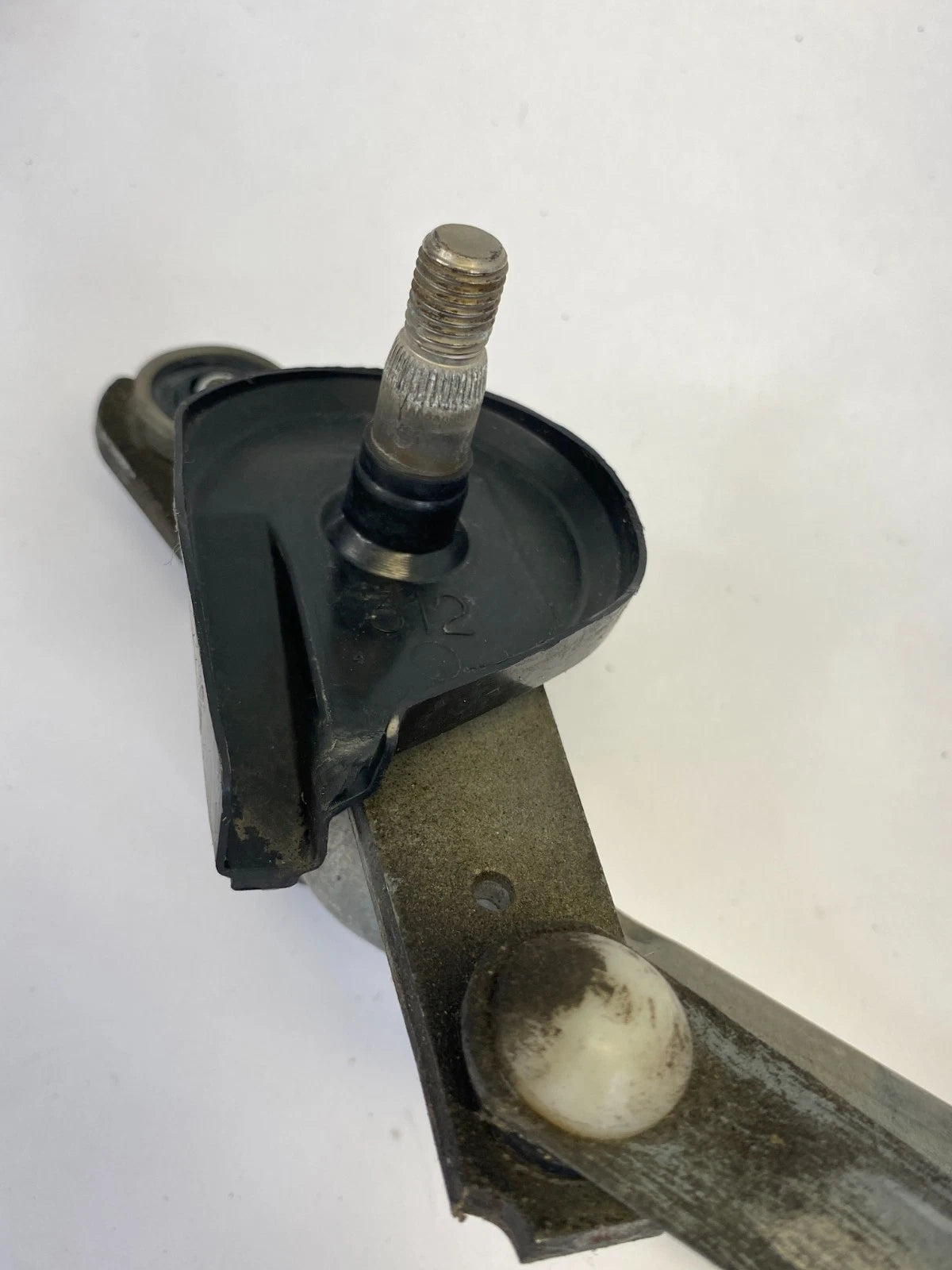 2011-2015 KIA SORENTO SONATA FR WINDSHIELD WIPER MOTOR W LINKAGE OEM 98110-1U000