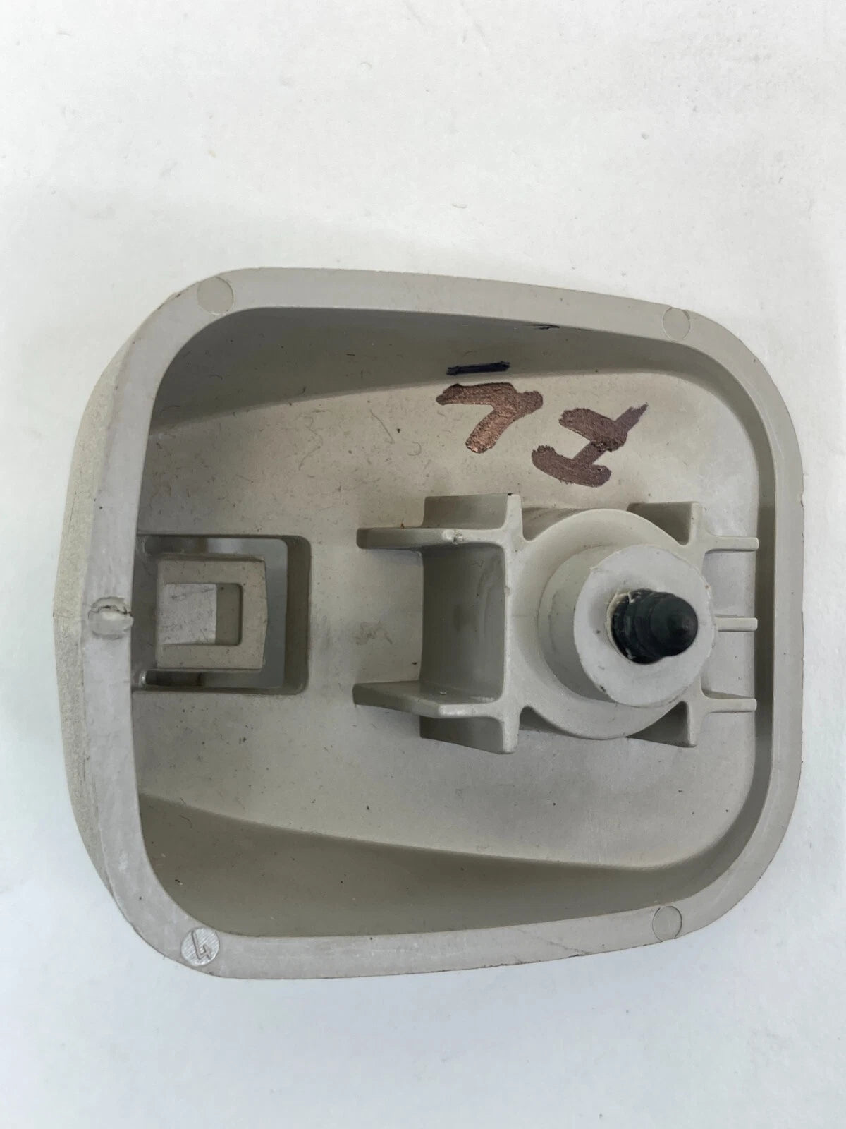 2001-2005 PONTIAC AZTEK FRONT LEFT SUNVISOR SUN VISOR CLIP RETAINER HOLDER OEM