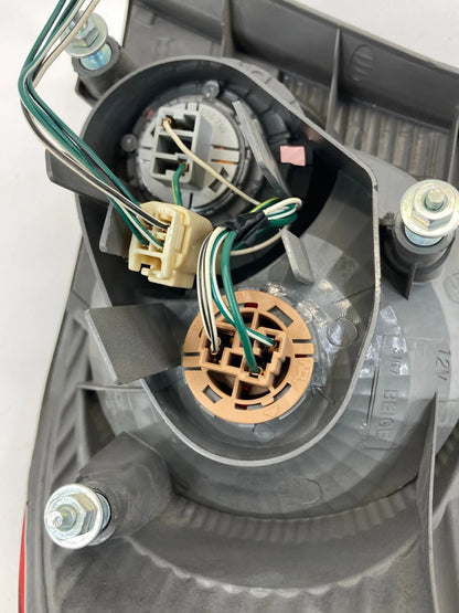 05-08 TOYOTA COROLLA SEDAN REAR LEFT SIDE TAIL LIGHT TAILLIGHT OUTER LAMP OEM