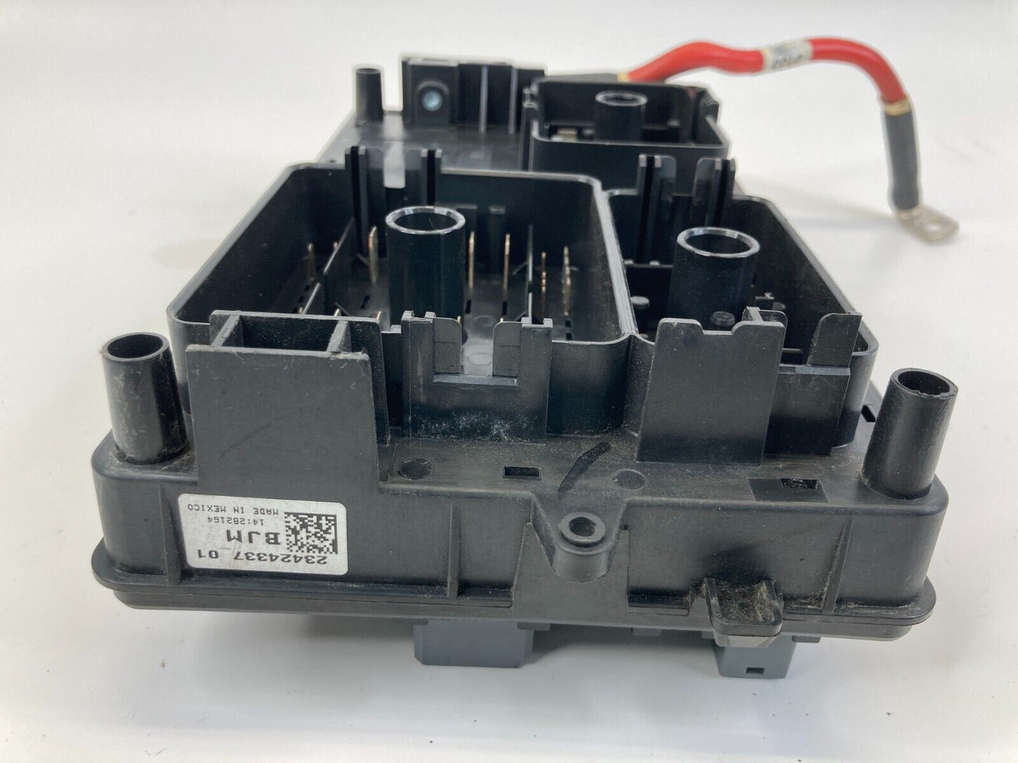 2013-2015 Chevrolet Malibu 2.5L L4 Engine Compartment Fuse Relay Junction Box