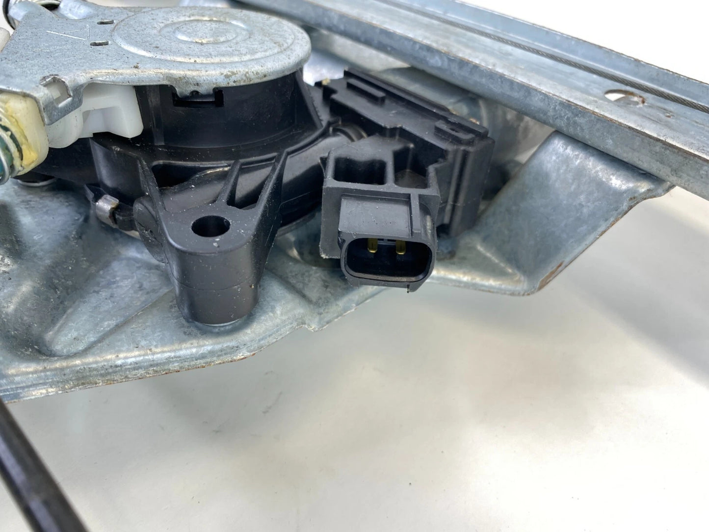 04-12 MITSUBISHI GALANT FR RIGHT POWER DOOR WINDOW MOTOR W/ REGULATOR ASSY OEM