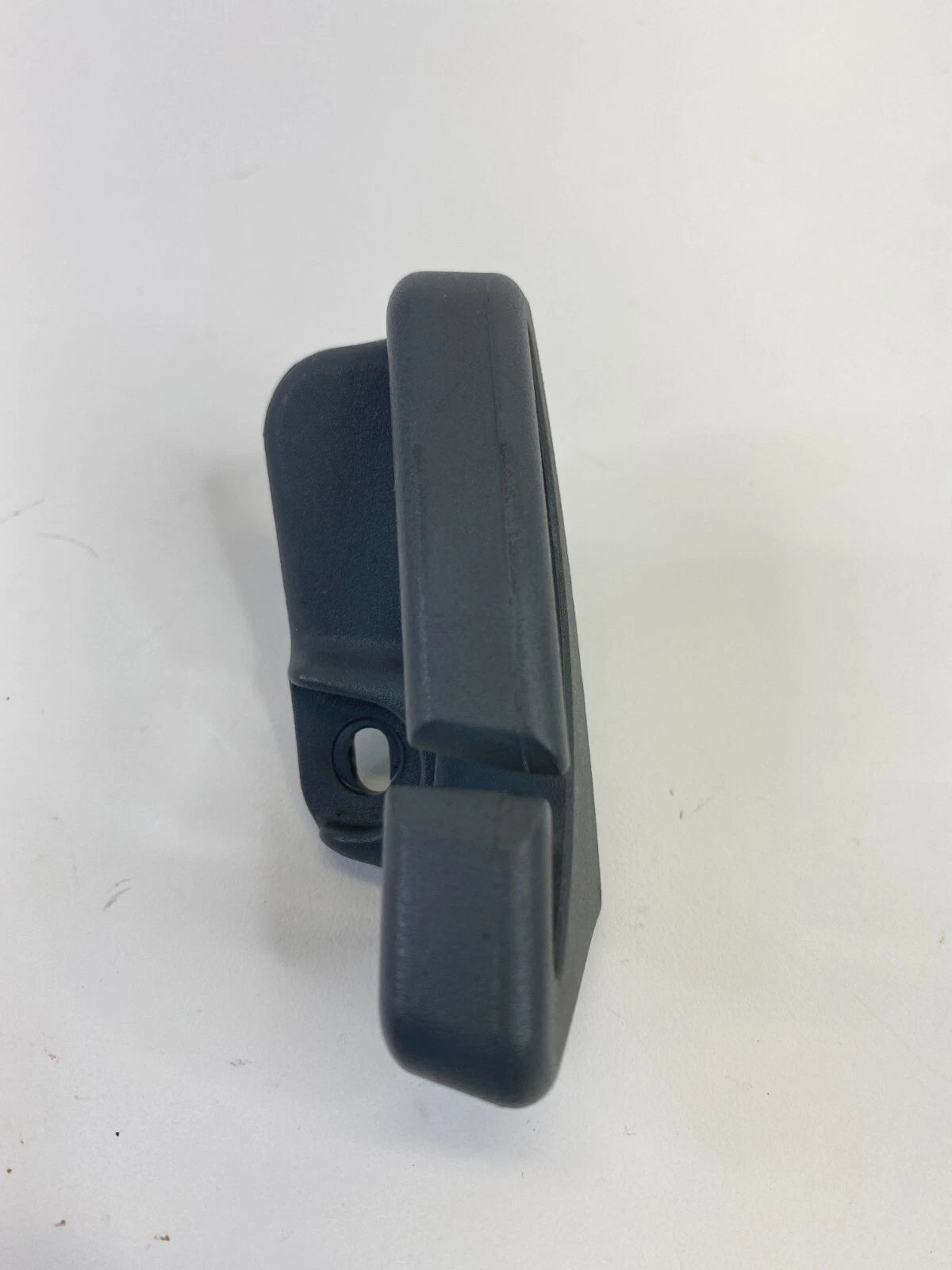 2011-2016 HYUNDAI ELANTRA REAR SEAT HEADREST HEAD REST GUIDE SLEEVE L0263161 OEM