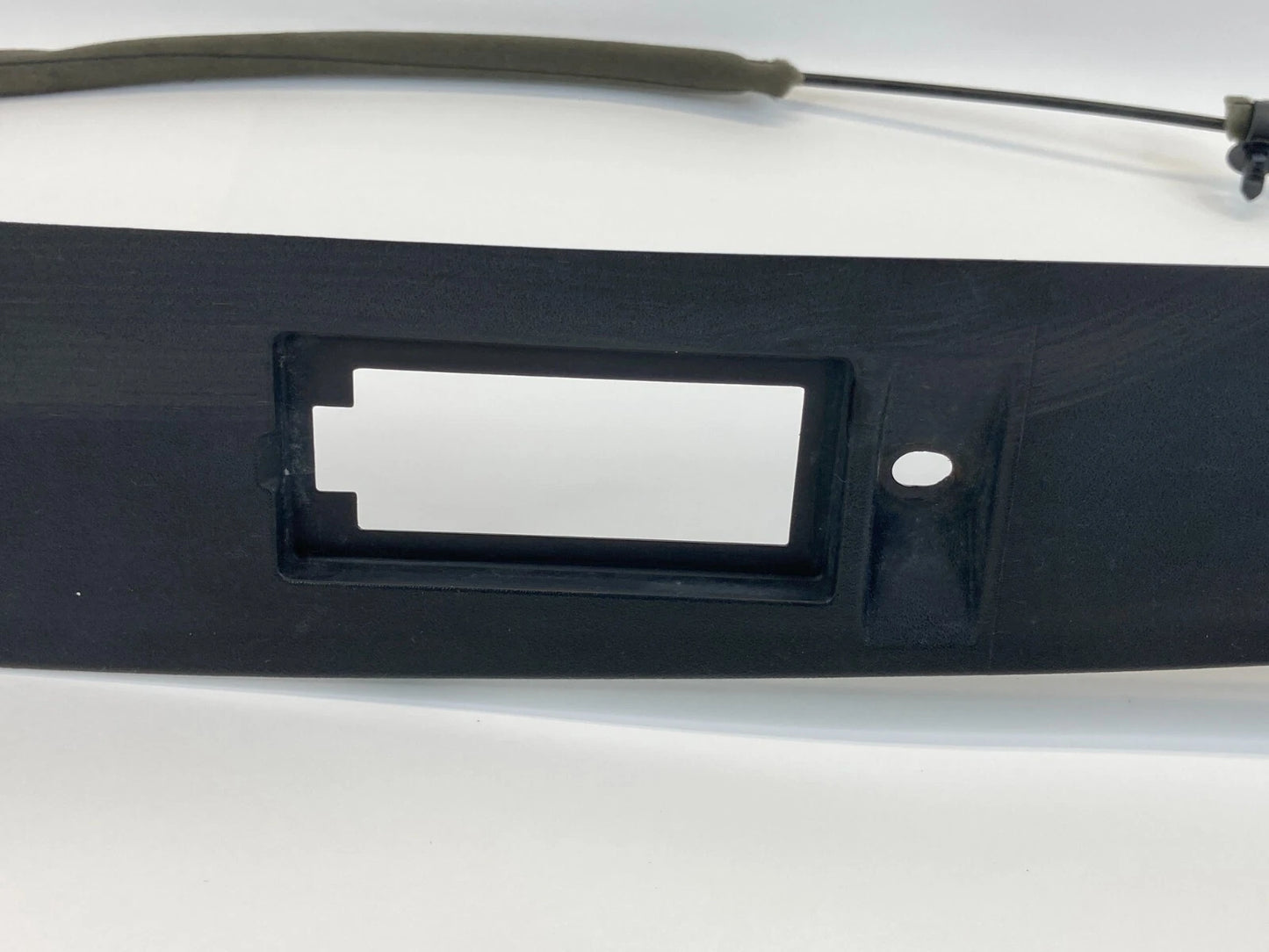 09 10 DODGE JOURNEY REAR TRUNK LID LICENSE LAMP LIGHT MOLDING BEZEL 05178320AE