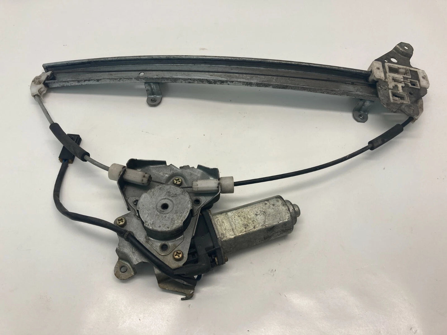 1998-2001 NISSAN ALTIMA FRONT RIGHT PASSENGER DOOR WINDOW REGULATOR & MOTOR OEM