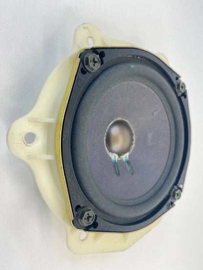 99-03 INFINITI QX4 REAR RIGHT SIDE AUDIO BOSE SPEAKER DOOR 28156-1W300 OEM