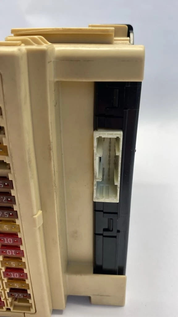 2014-2016 TOYOTA COROLLA FUSE BOX CABIN JUNCTION MULTIPLEX NETWORK 89221-02370