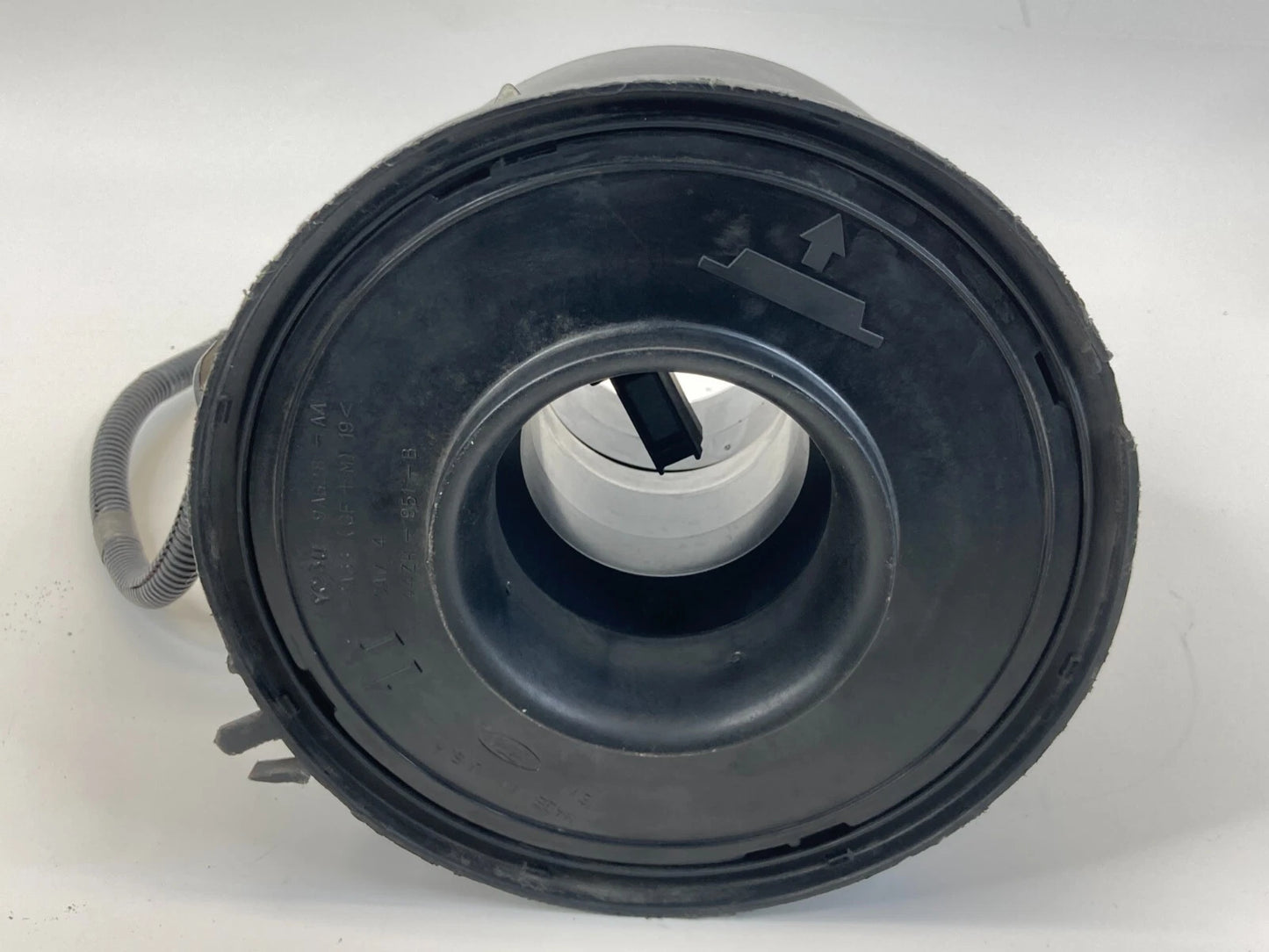 2003 2004 FORD EXPEDITION 4.6L V8 AIR CLEANER INTAKE REAR COVER 2L14-9C662-DE