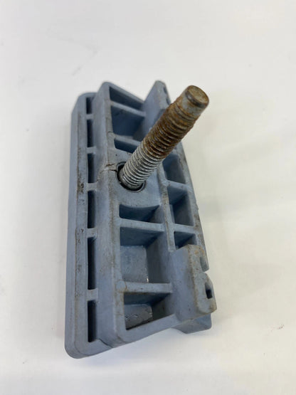 2013-2015 CHEVROLET MALIBU BATTERY HOLD DOWN RETAINER FRONT OEM FACTORY 09115187