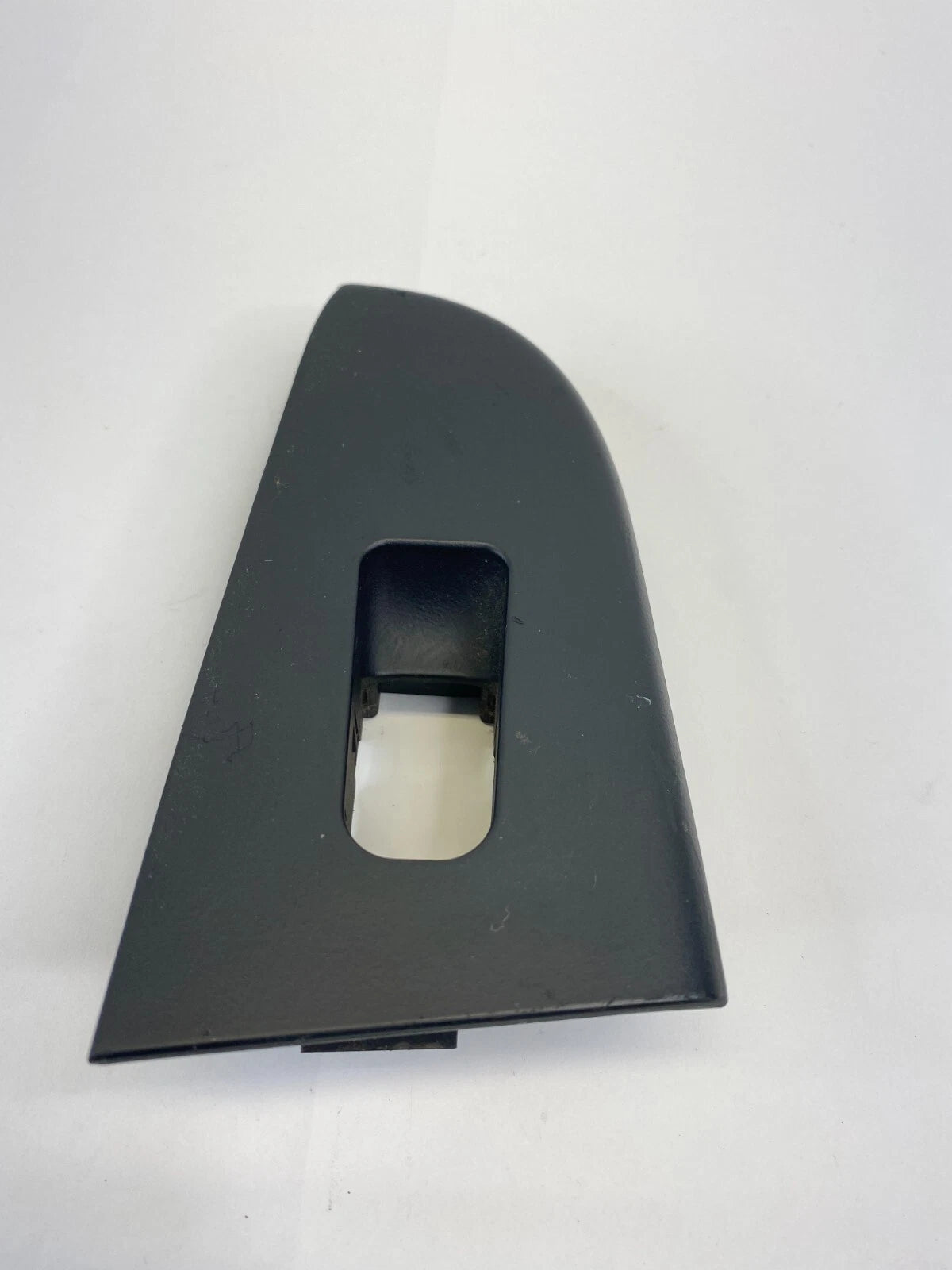 07-10 HYUNDAI ELANTRA SEDAN REAR LEFT DOOR WINDOW SWITCH TRIM BEZEL 93580-2H000