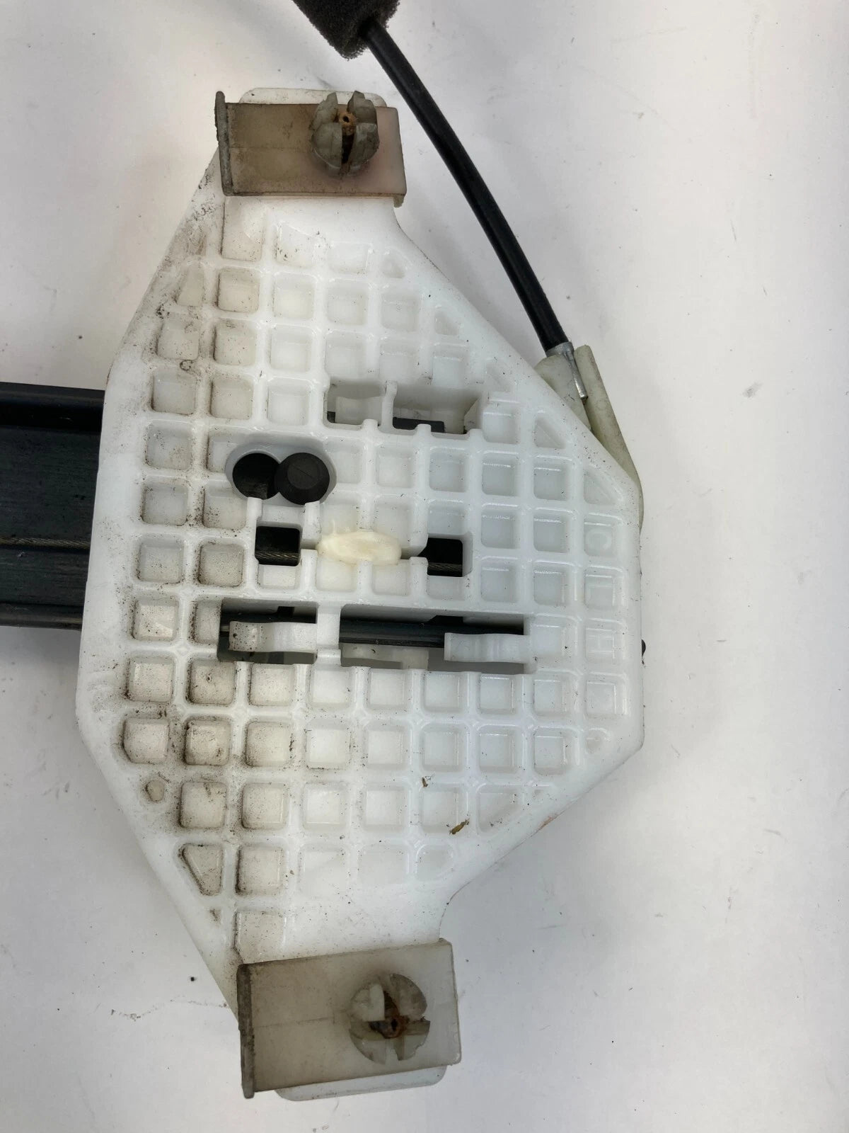 2008-2010 SATURN VUE FRONT LEFT DOOR POWER WINDOW REGULATOR W/ MOTOR OEM