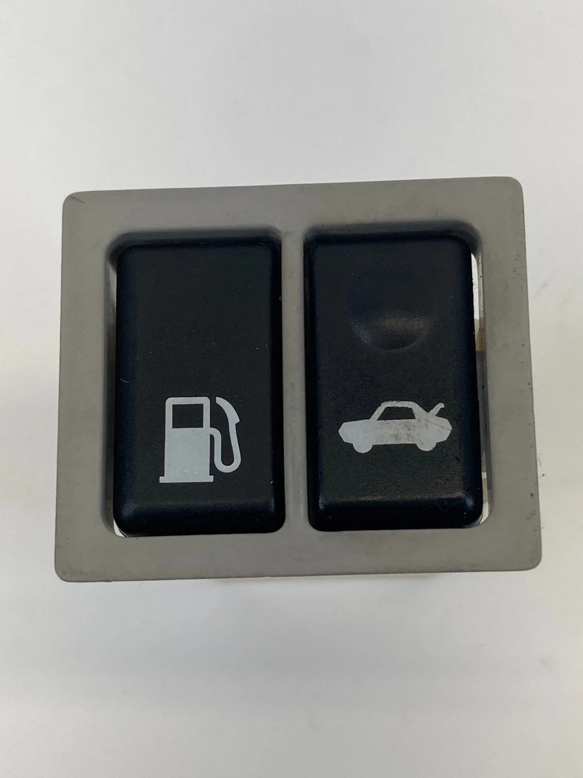 2005-2012 TOYOTA AVALON OPENER TRUNK RELASE & FUEL DOOR CONTROL SWITCH OEM