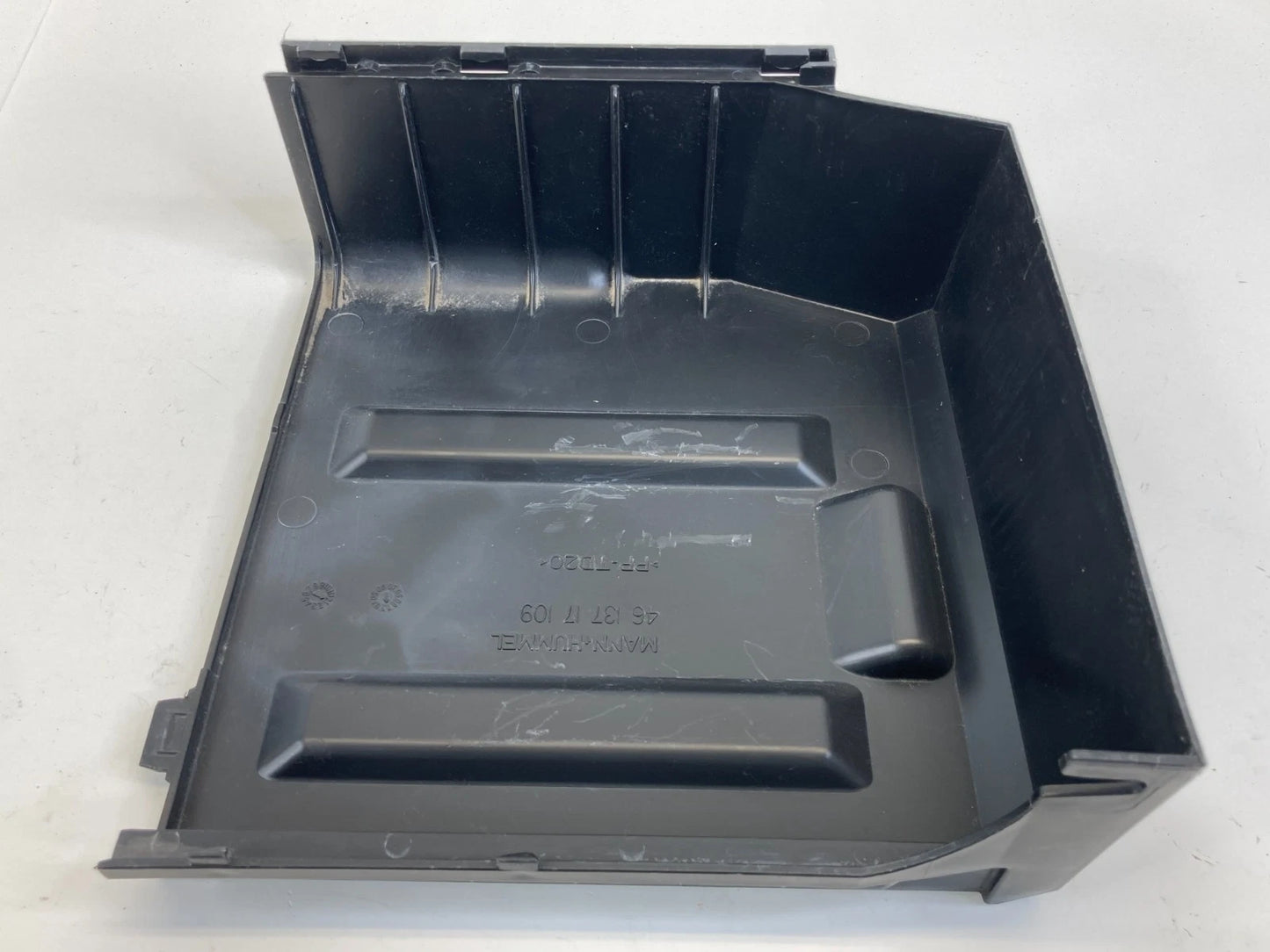 04-11 VOLVO S40 05-11 V50 AIR INTAKE CLEANER BOX LOWER COVER LID 30650076 OEM