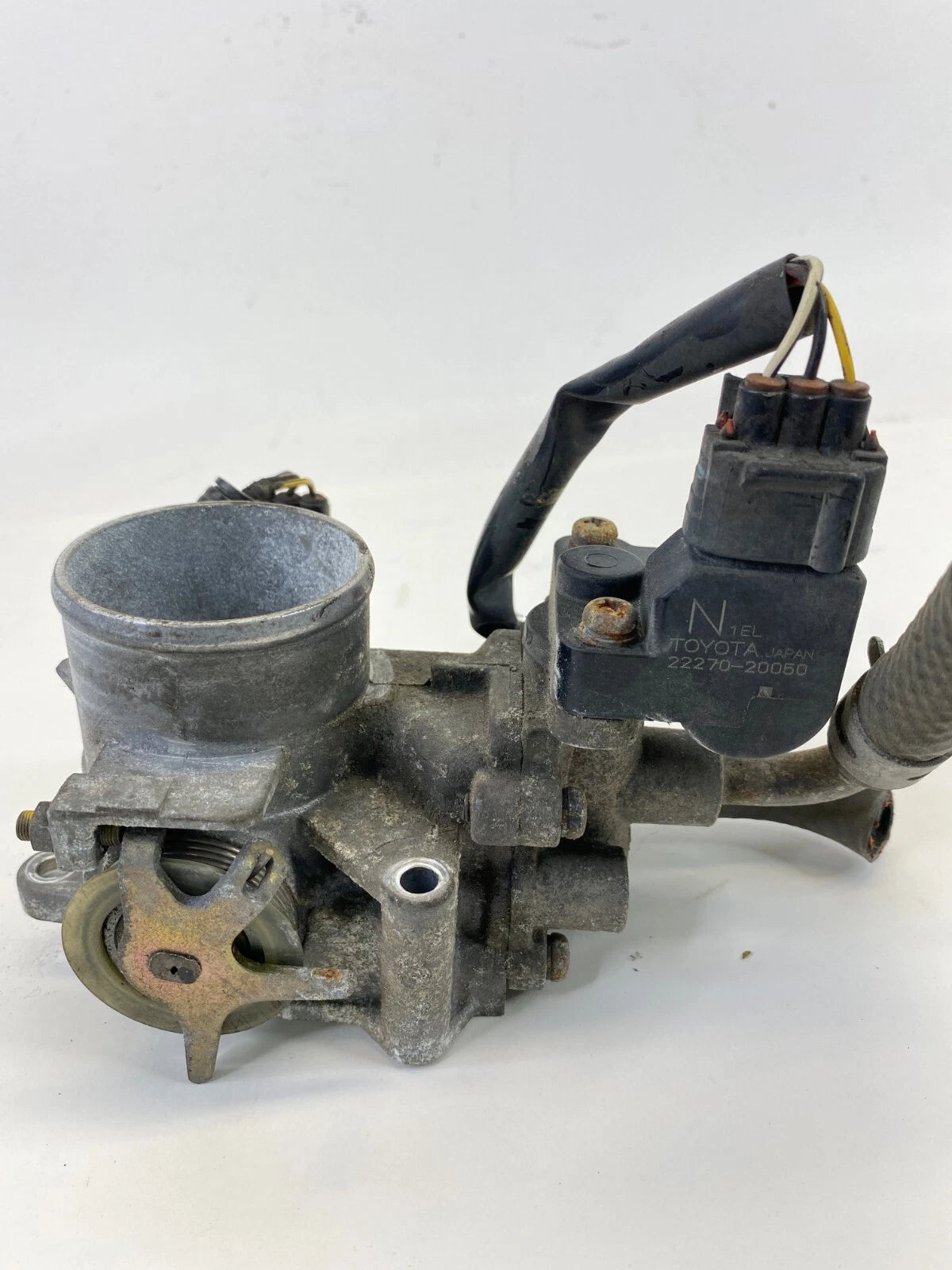 99 00 01 02 03 LEXUS RX300 3.0L AT THROTTLE BODY VALVE ASSEMBLY 22270-20050 OEM