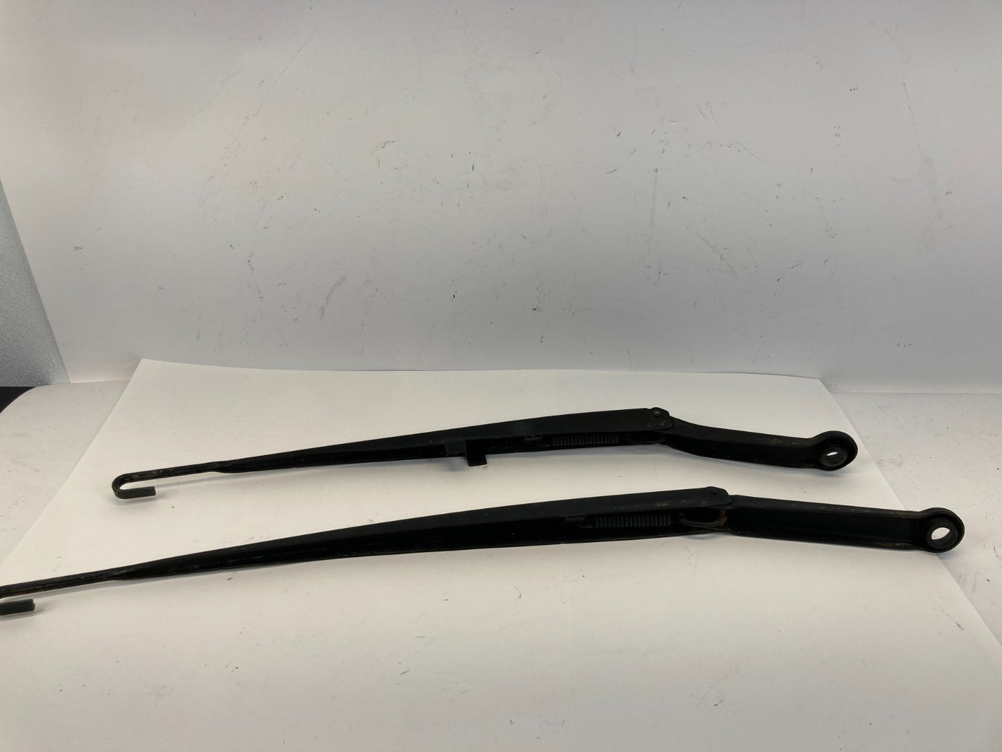1999 2000 BMW 323i 01-05 325i Front Windshield Wiper Arm Pair Set OEM