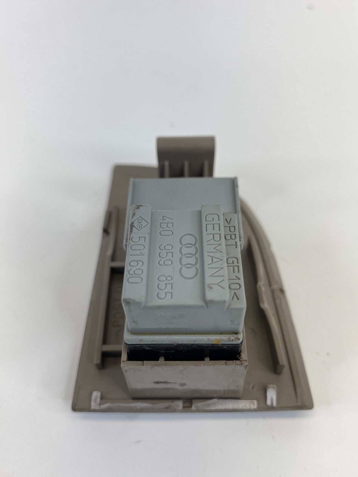 98-01 Audi A6 Quattro Rear Right Side Power Door Window Switch Trim 4B0959522