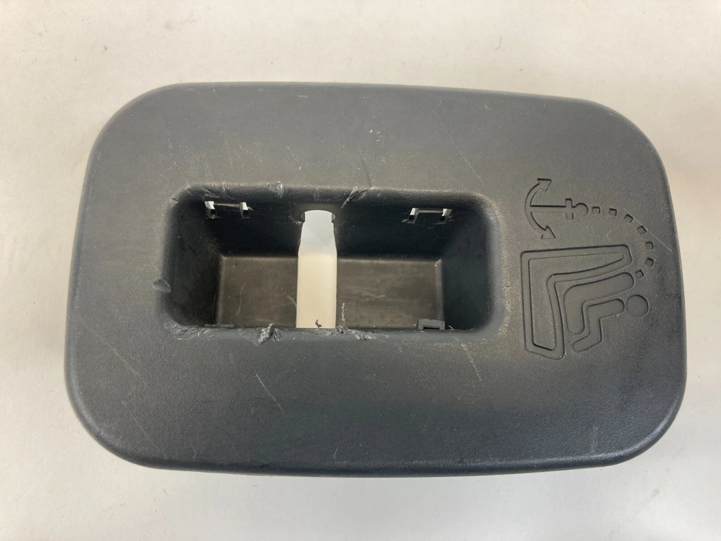 2010 2011 KIA SOUL REAR CHILD SEAT ANCHOR CAP LID TRIM BEZEL 89391-2K020 OEM