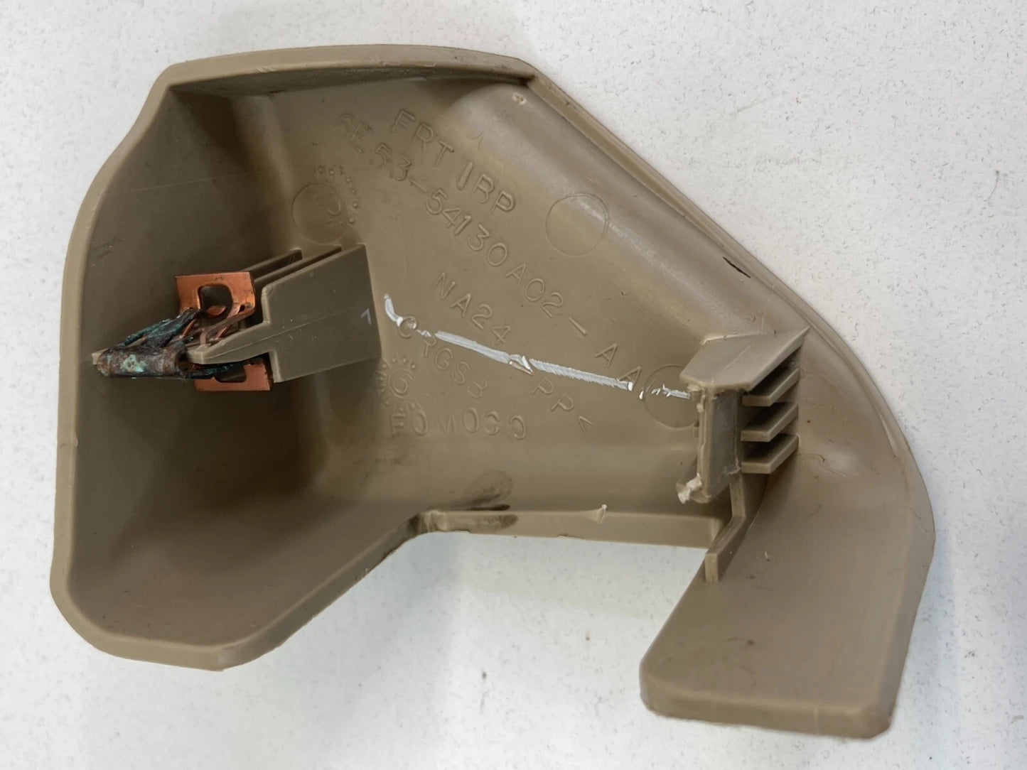 2007-2012 LINCOLN MKZ FR RH SEAT FORWARD OUTER RAIL COVER OEM 6E53-54130A02-AAW