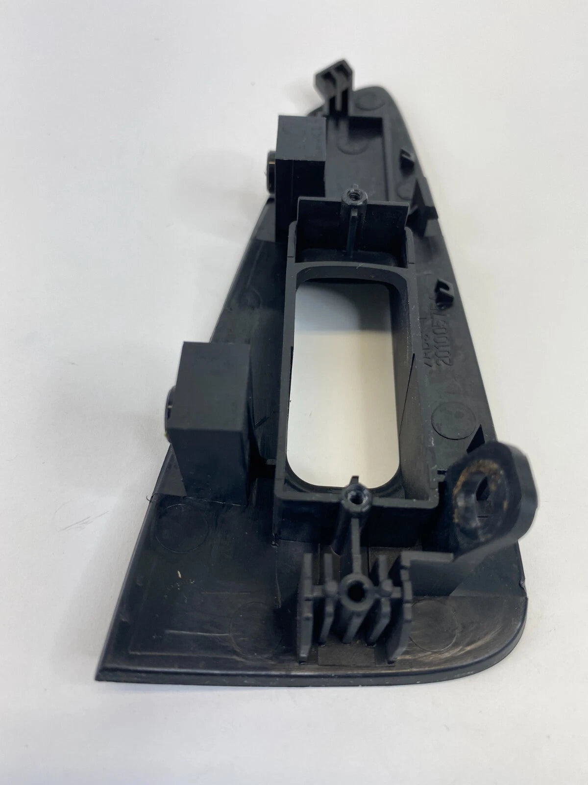 2010-2013 KIA FORTE REAR RIGHT DOOR WINDOW SWITCH BEZEL COVER TRIM 201005754