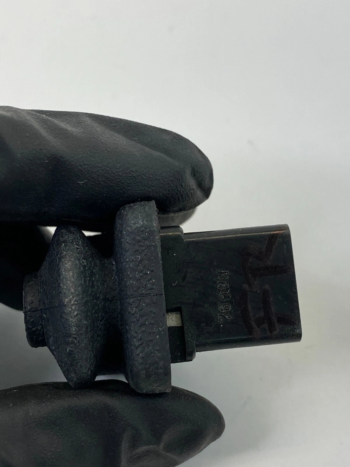 2003-2008 INFINITI G35 SEDAN FRONT RIGHT DOOR AJAR JAMB LIGHT LAMP SWITCH BUTTON