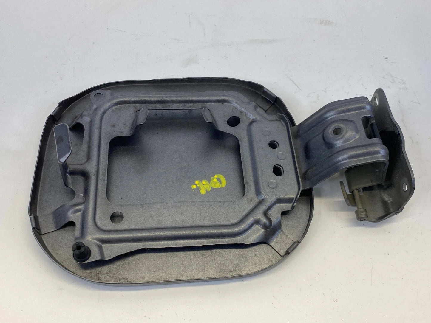2013-2018 NISSAN SENTRA FUEL FILLER DOOR LID COVER ASSY KAD GUN METALLIC OEM