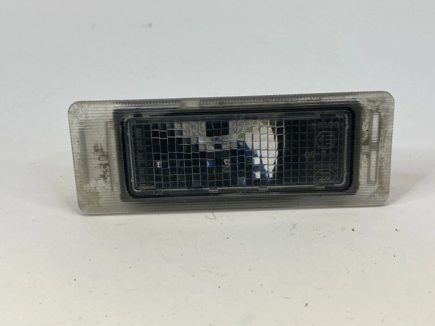 2012-2020 CHEVROLET SONIC REAR LICENSE PLATE LIGHT LAMP 1350217 OEM