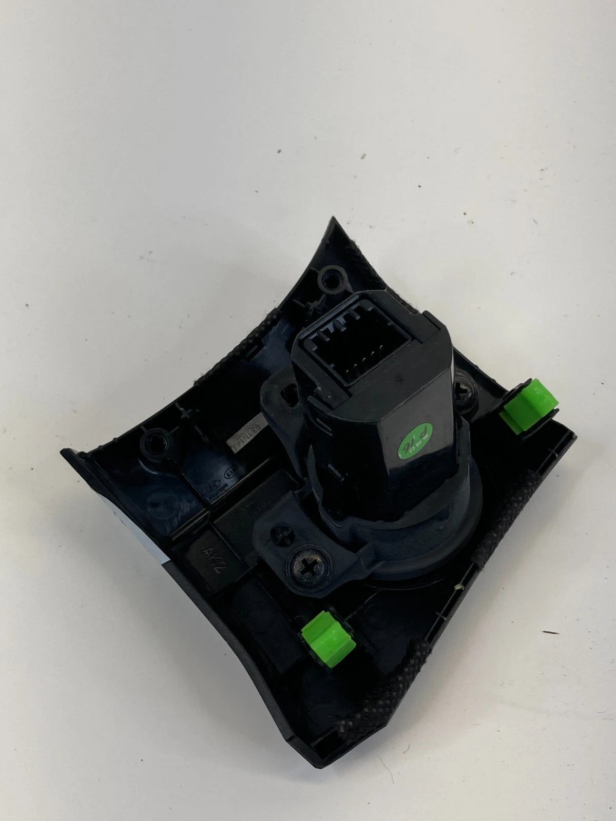 2014-2016 Kia Optima Dash Engine Start Stop Button W/ Bezel Panel 95430-2T950