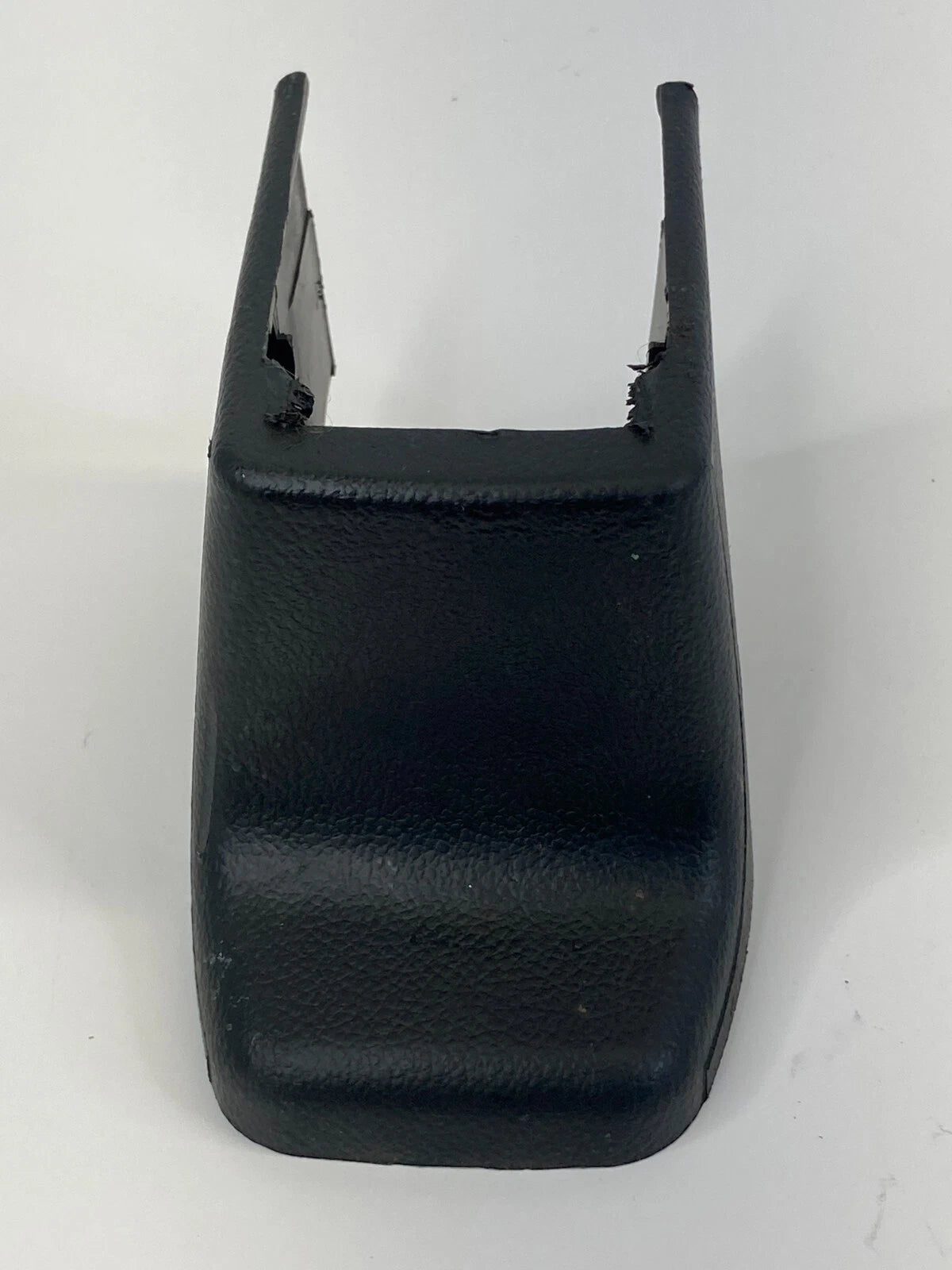2012-2015 CHEVROLET CAPTIVA SPORT FRONT LEFT DRIVER SEAT TRACK END CAP COVER