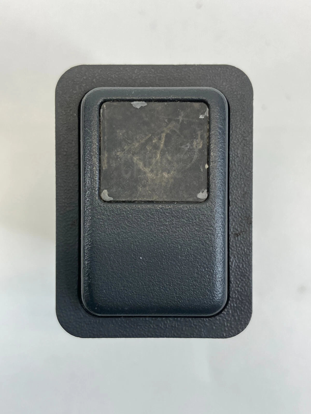 1997 1998 1999 2000 2001 HONDA CR-V CRUISE CONTROL SWITCH BUTTON M98231 OEM