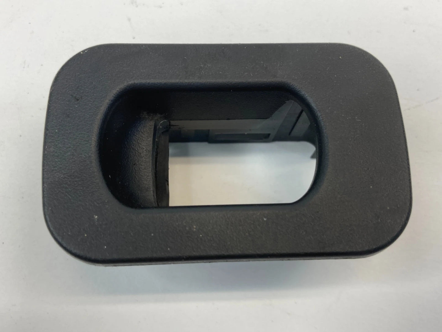 2005-2010 PONTIAC G6 REAR LEFT SIDE BACK DOOR WINDOW SWITCH COVER TRIM BEZEL OEM
