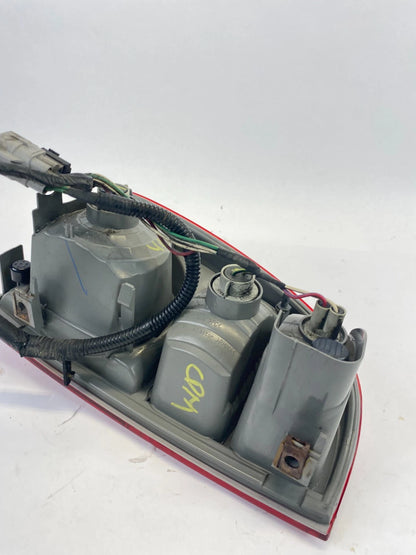 05 06 TOYOTA TUNDRA ACCESS REGULAR CAB REAR RIGHT SIDE TAIL LIGHT TAILLIGHT OEM