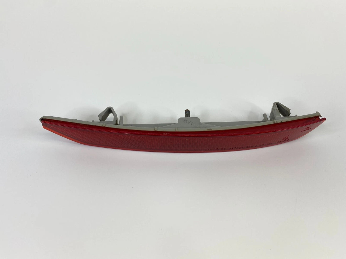 2009-2018 SUBARU FORESTER REAR BUMPER RIGHT OUTER SIDE REFLECTOR LAMP 32303R OEM