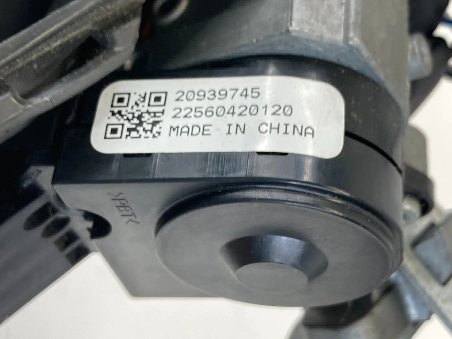 2011-2015 CHEVROLET CRUZE IGNITION SWITCH LOCK CYLINDER WITH KEY OEM 20939745