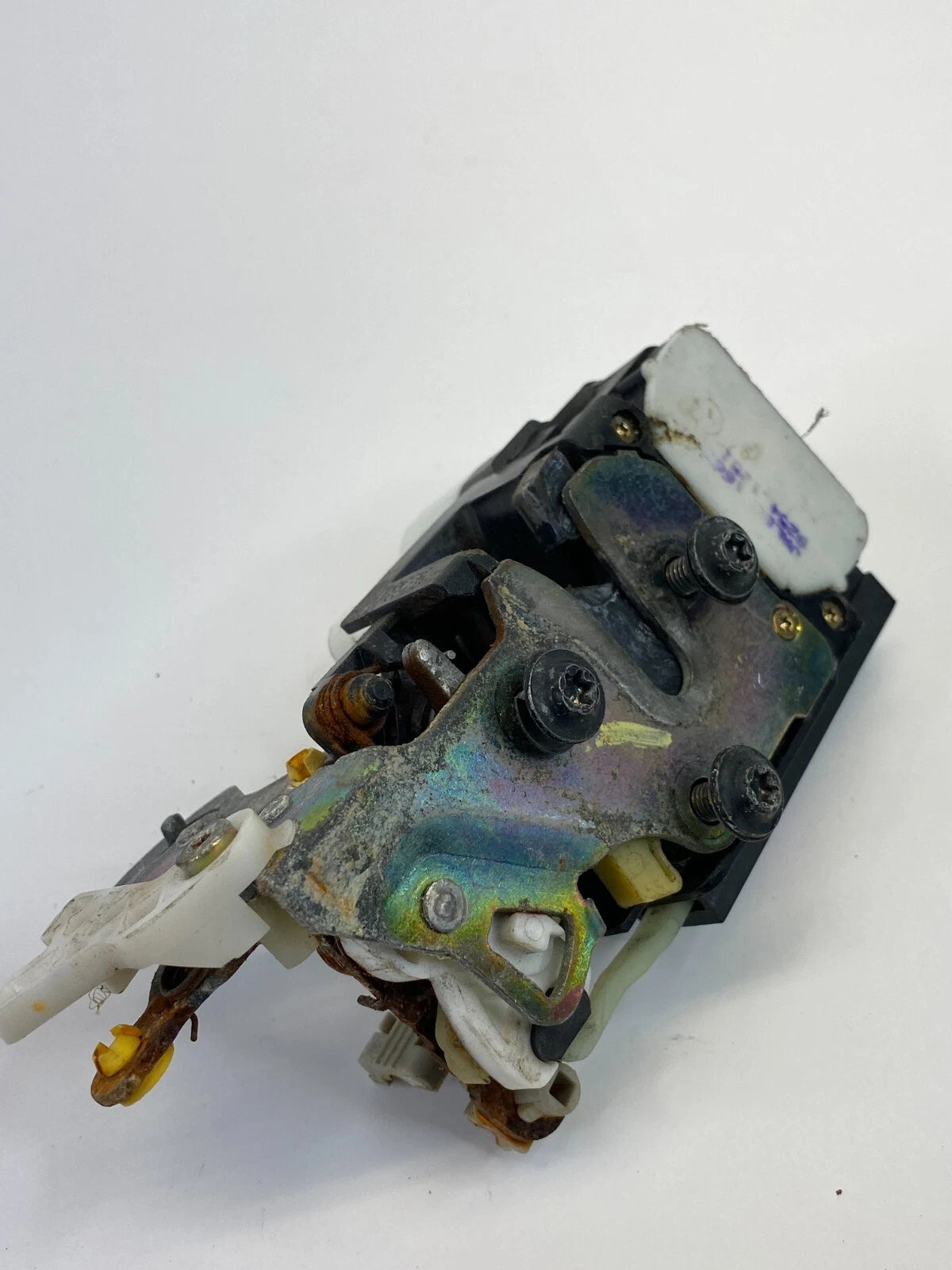 2000-2005 CADILLAC DEVILLE SEDAN REAR RIGHT SIDE DOOR LOCK LATCH ASSEMBLY