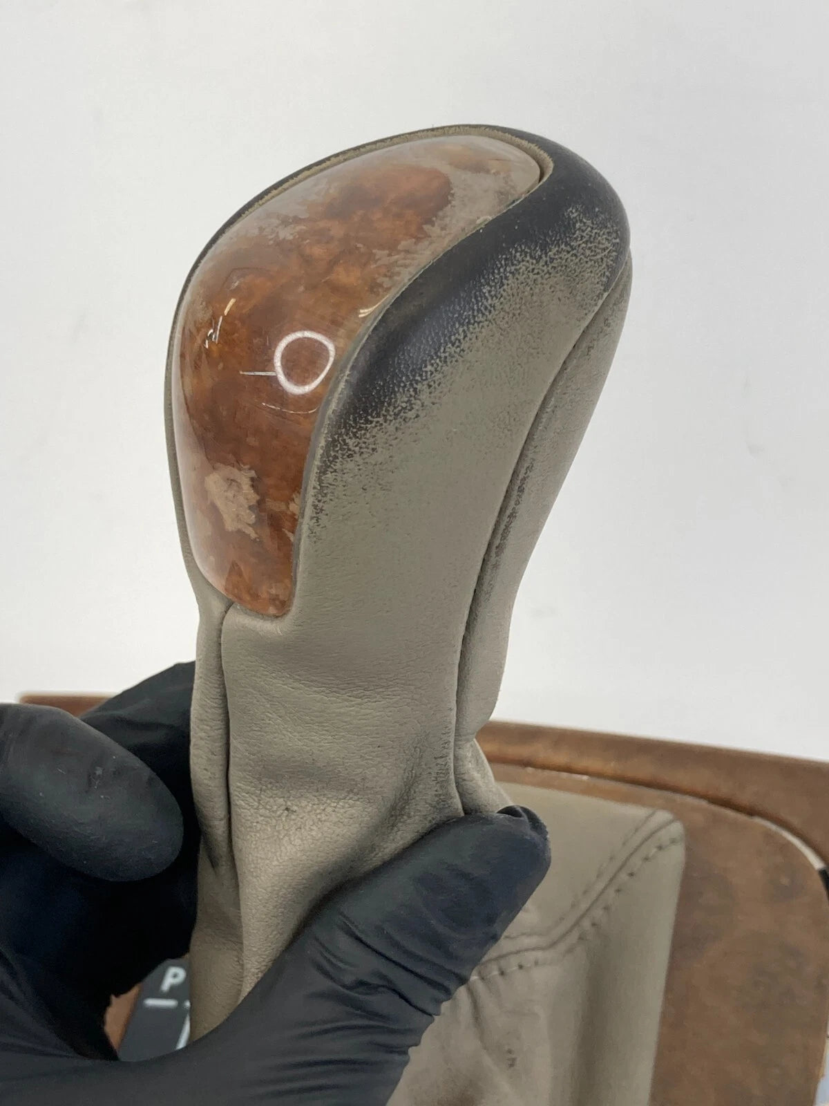 03-06 MERCEDES-BENZ E500 AT GEAR SHIFTER KNOB TRIM BEZEL W/AIR SUSPENSION SWITCH