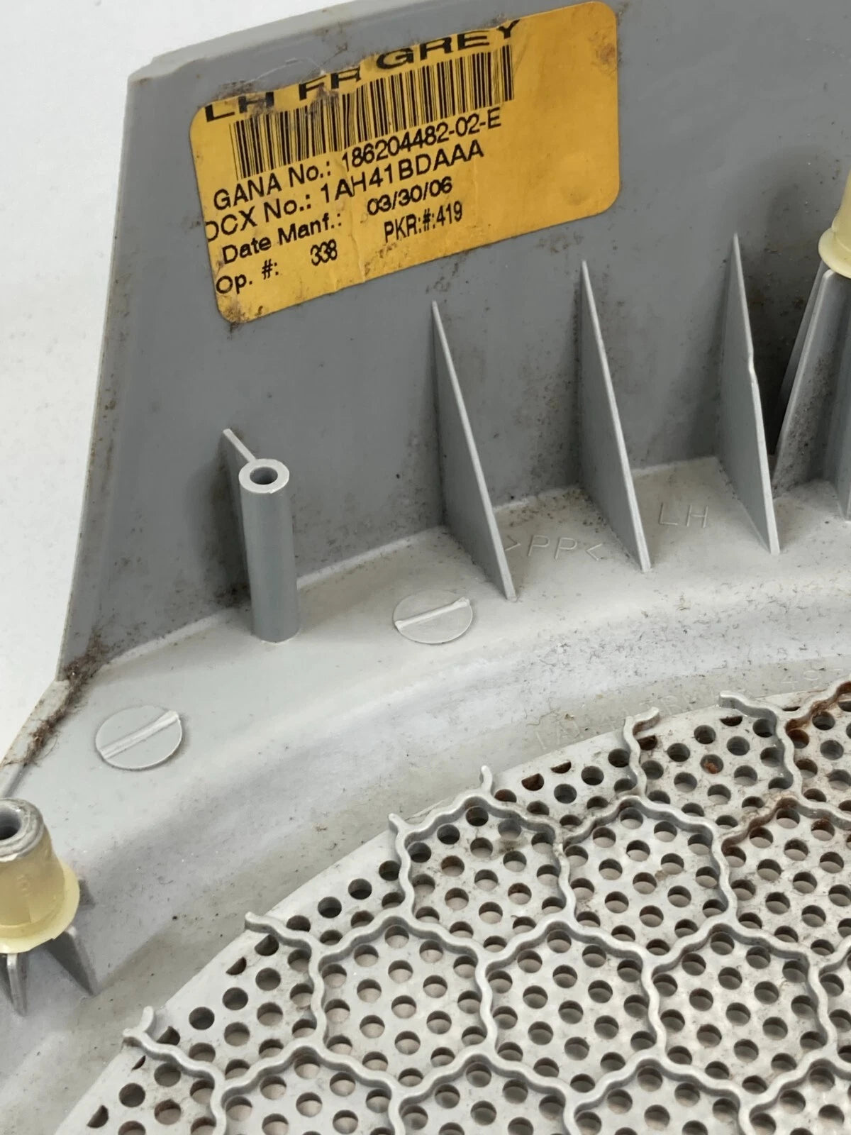 2007 2008 DODGE CALIBER FRONT LEFT DRIVER DOOR SPEAKER GRILL GRILLE 1AH41BDAAA
