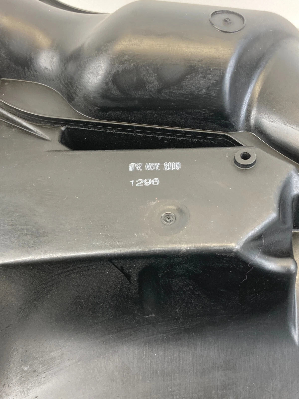 2009-2010 BMW 535I XDRIVE AIR CLEANER FILTER BOX INTAKE LOWER 13717556547 OEM