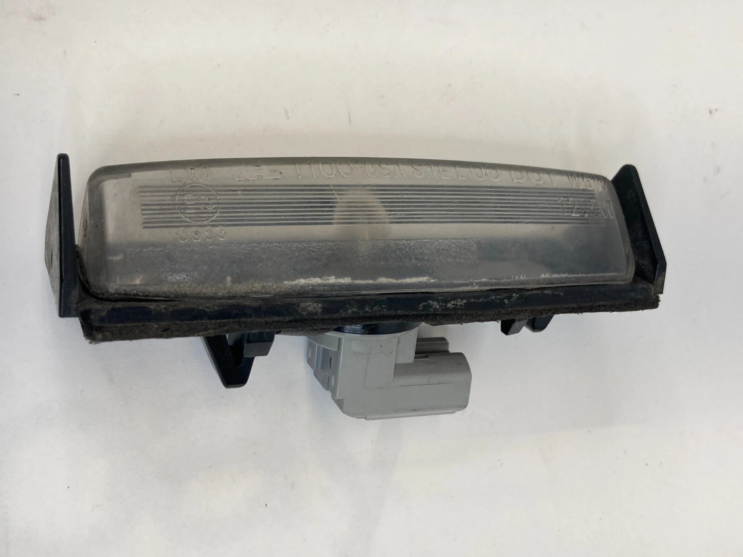 2002-2011 TOYOTA CAMRY REAR TRUNK LID LEFT OR RIGHT LICENSE PLATE LIGHT LAMP OEM