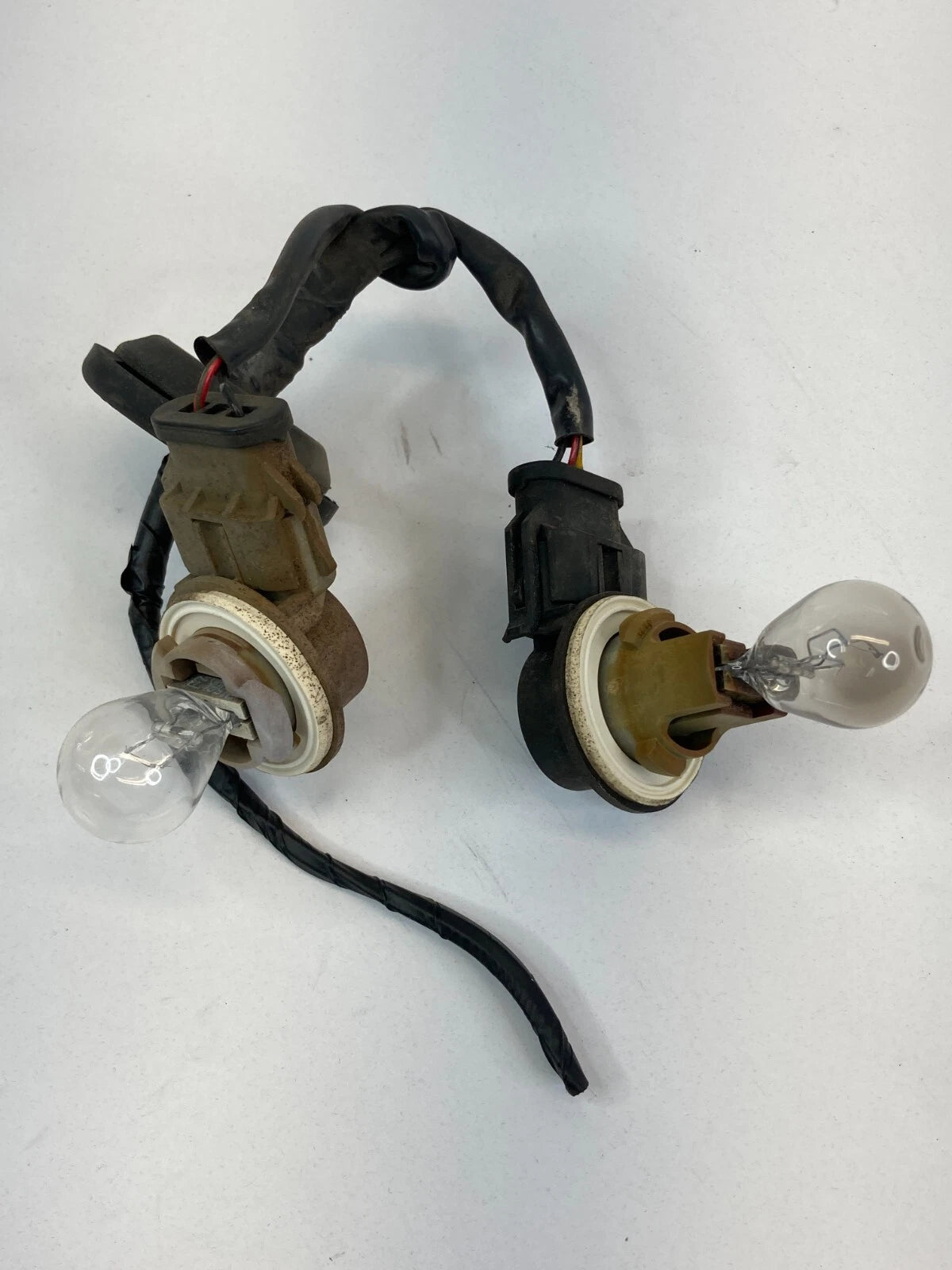 1997 97 FORD ESCORT REAR TRUNK TAIL LIGHT TAILLIGHT TAIL LAMP WIRING HARNESS OEM