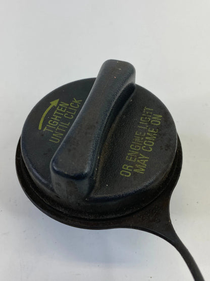 1998-2004 LINCOLN NAVIGATOR SUV FUEL FILLER TANK GAS LID COVER CAP ASSY XU5A-MB