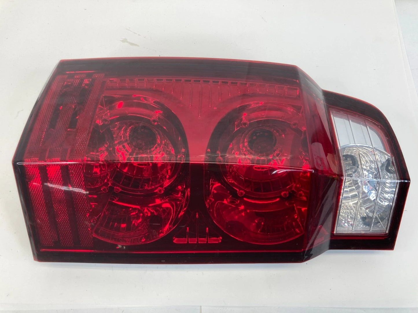 2006-2010 JEEP COMMANDER LEFT SIDE REAR TAILLIGHT LAMP ASSEMBLY REAR BRAKE OEM