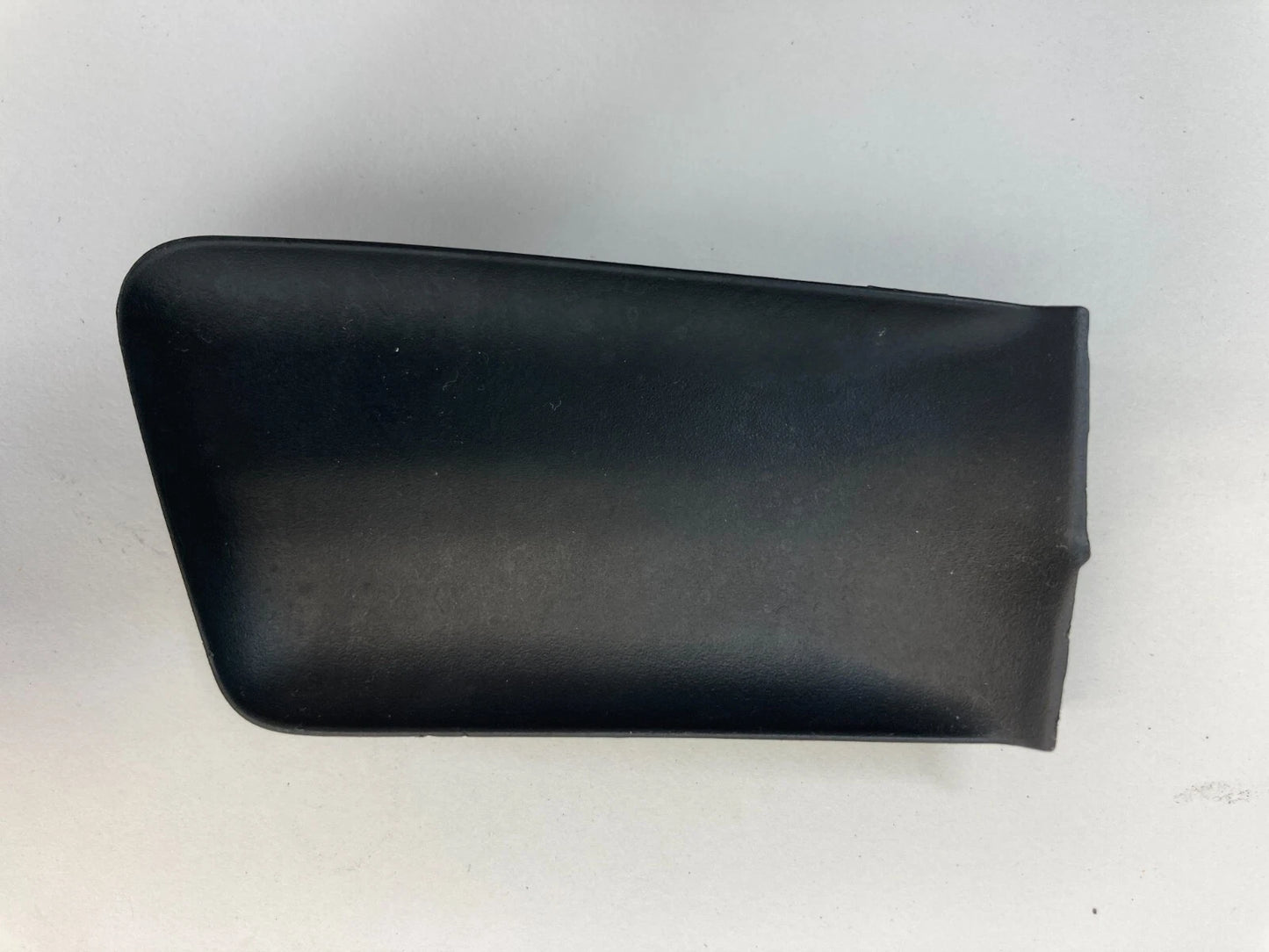11-14 HYUNDAI SONATA FRONT RIGHT DOOR INNER HANDLE SCREW CAP COVER 826293S000