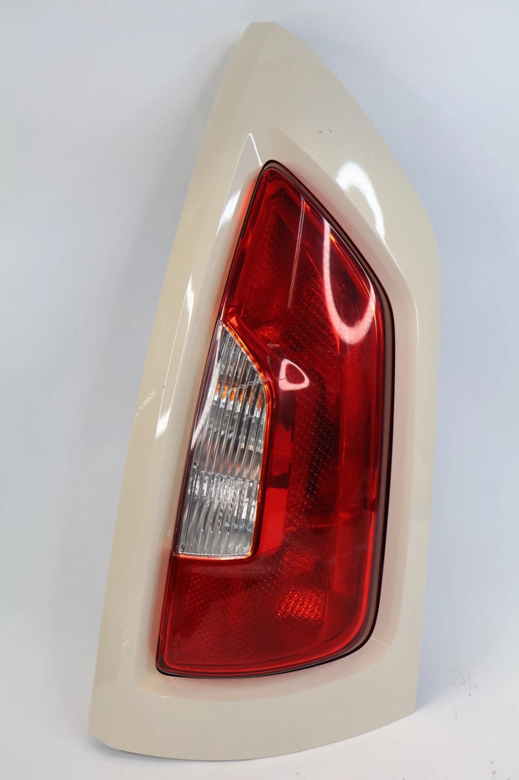2012 2013 KIA SOUL REAR RIGHT PASSENGER TAIL LIGHT LAMP ASSEMBLY 92402-2K5 OEM