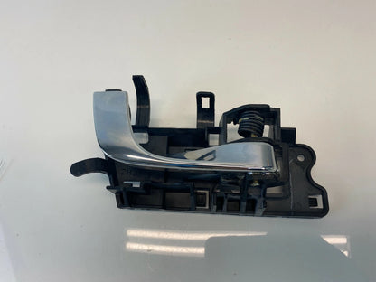 2003-2007 CADILLAC CTS FRONT RIGHT PASSENGER INTERIOR INNER DOOR HANDLE 2570788
