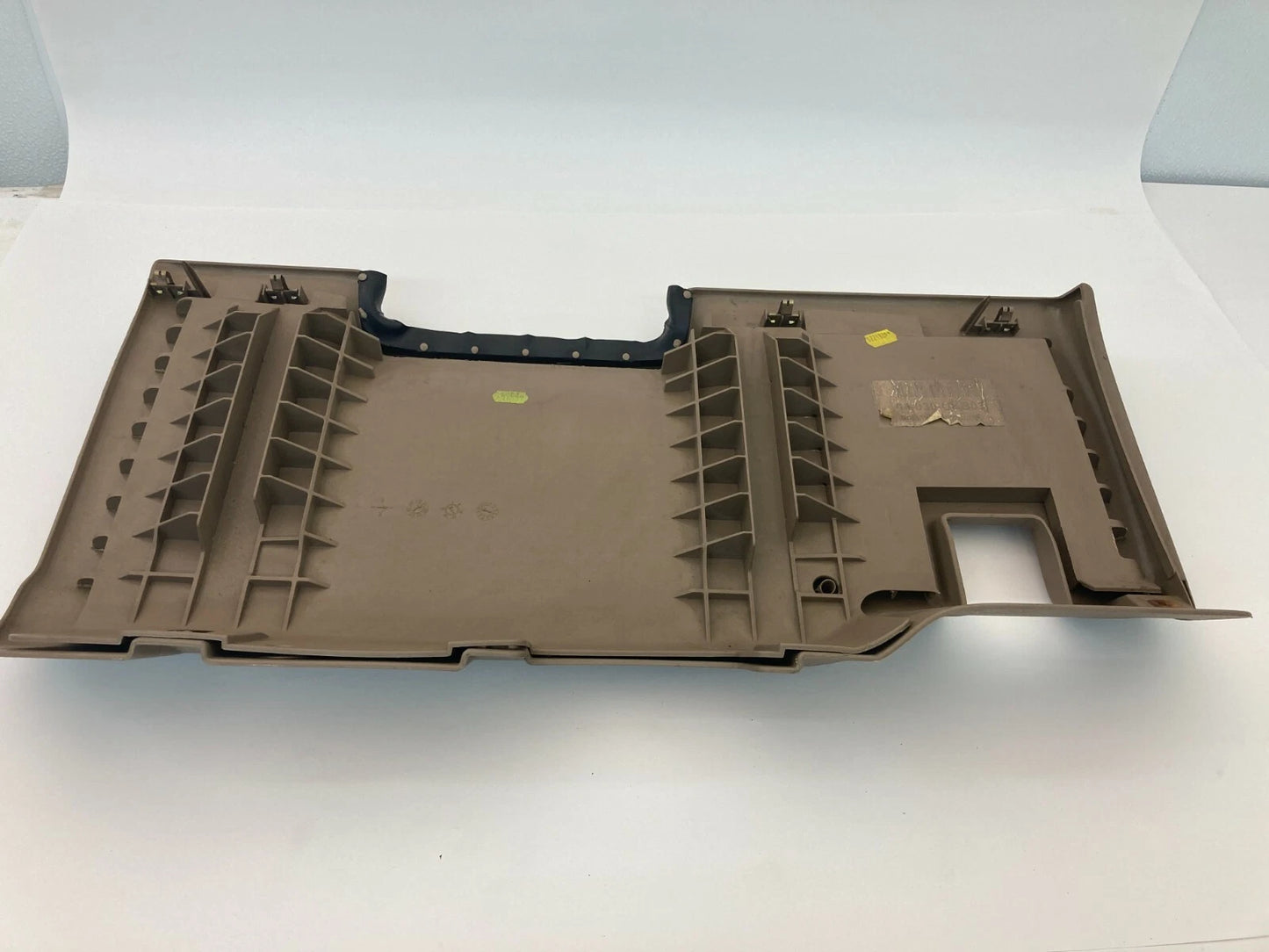 2005-2007 SATURN RELAY FRONT DASH LOWER INSTRUMENT PANEL KNEE BOLSTER COVER TRIM