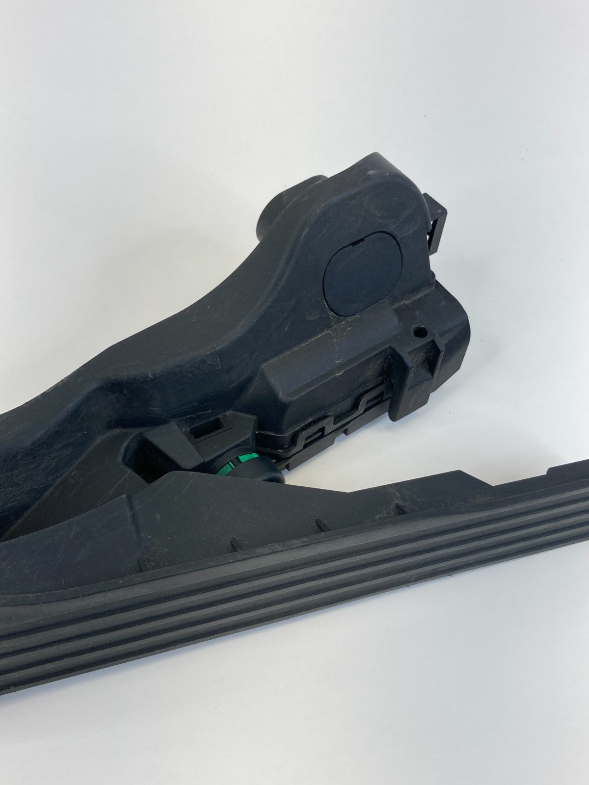 2009-2017 Volkswagen CC Gas Accelerator Pedal Assembly 1K1-723-503-AA OEM