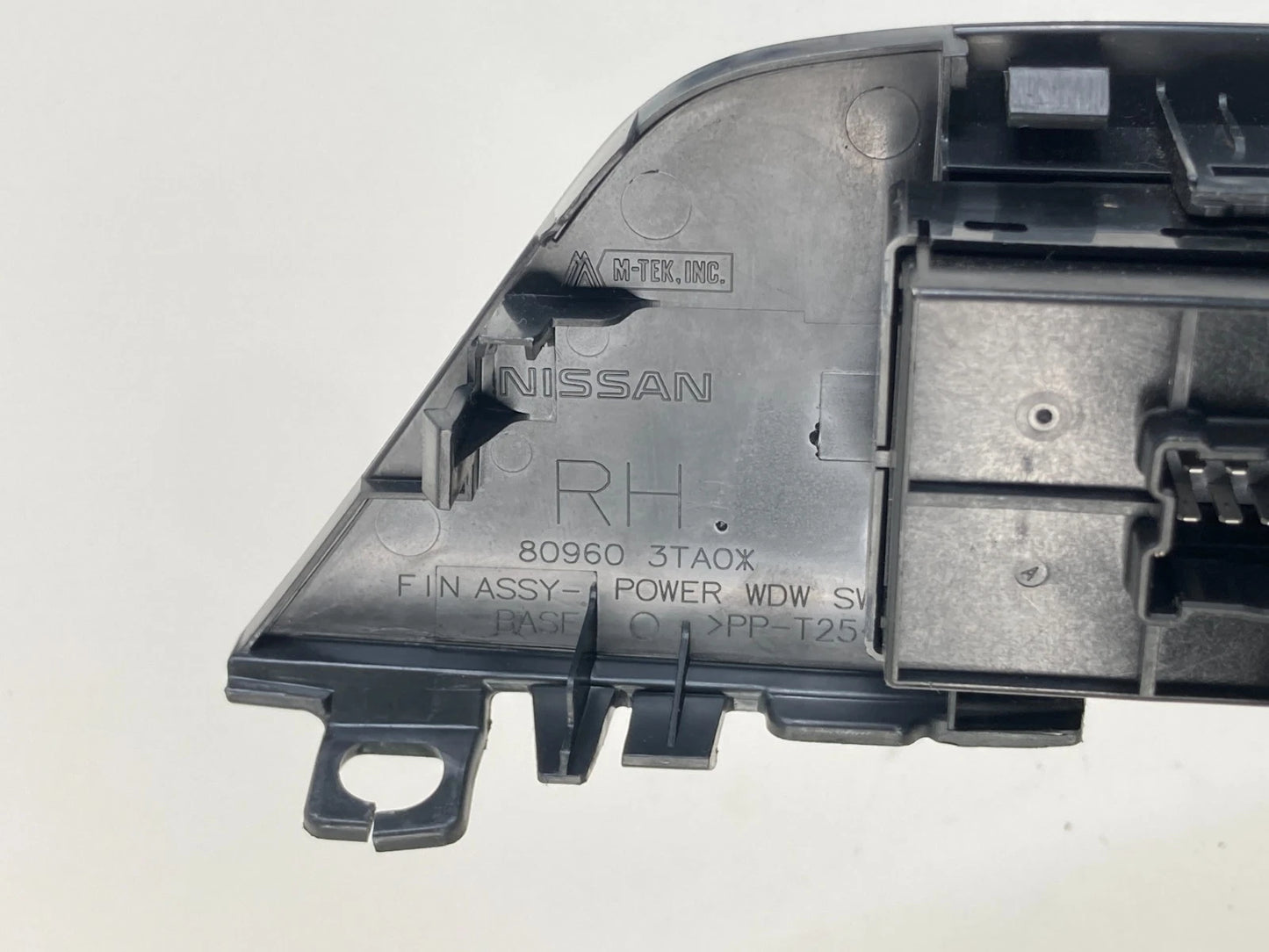 13-18 NISSAN ALTIMA FR RIGHT SIDE DOOR WINDOW CONTROL SWITCH W/BEZEL 809603TA0